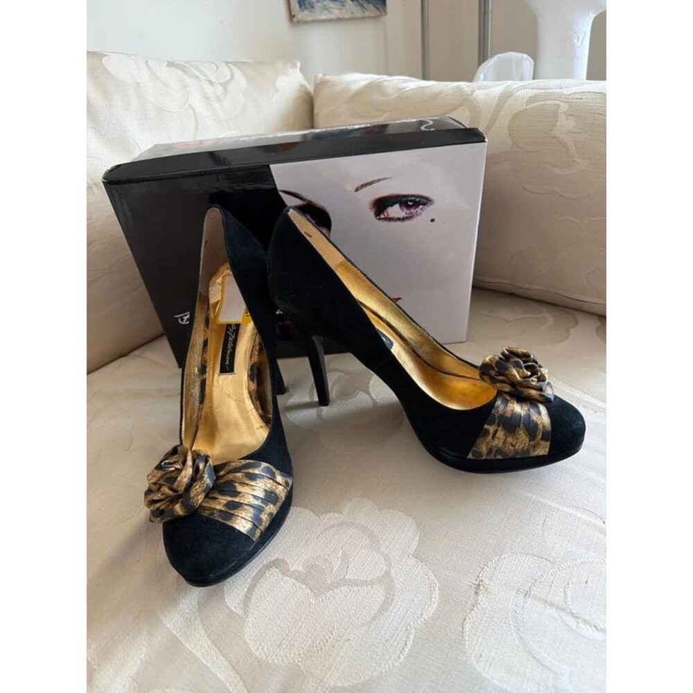 New Beverly Feldman Black Suede Shoes Heels leopard roses 10M